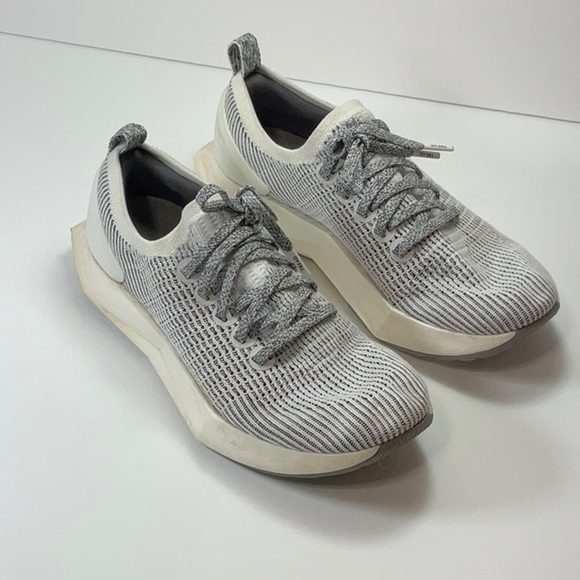 Allbirds 9.92 KG CO2E Tree Flyers Knit Running Shoes in Blizzard - Picture 3 of 9